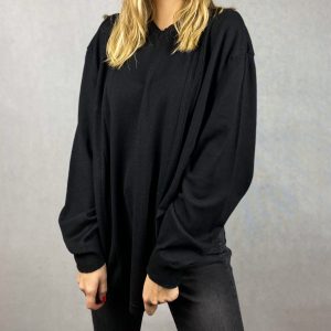 ekskluzywny czarny sweterek second hand online