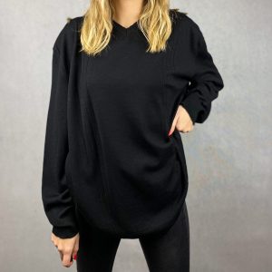 ekskluzywny czarny sweterek second hand online