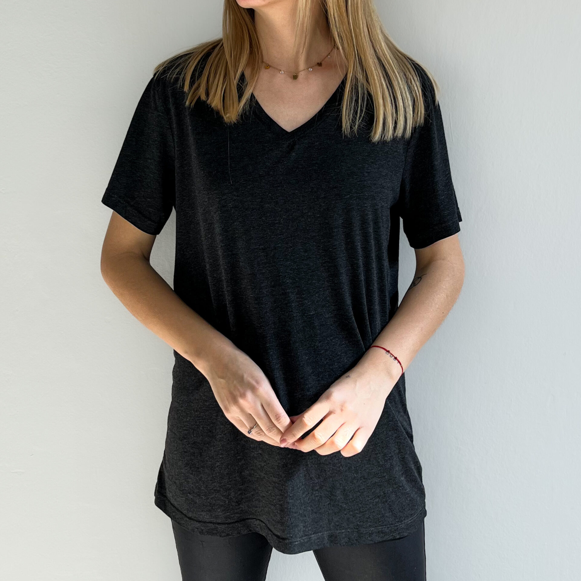 Szary t-shirt w serek Samsoe Samsoe rozmiar L